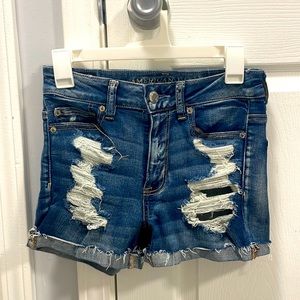 American Eagle | distressed jean shorts